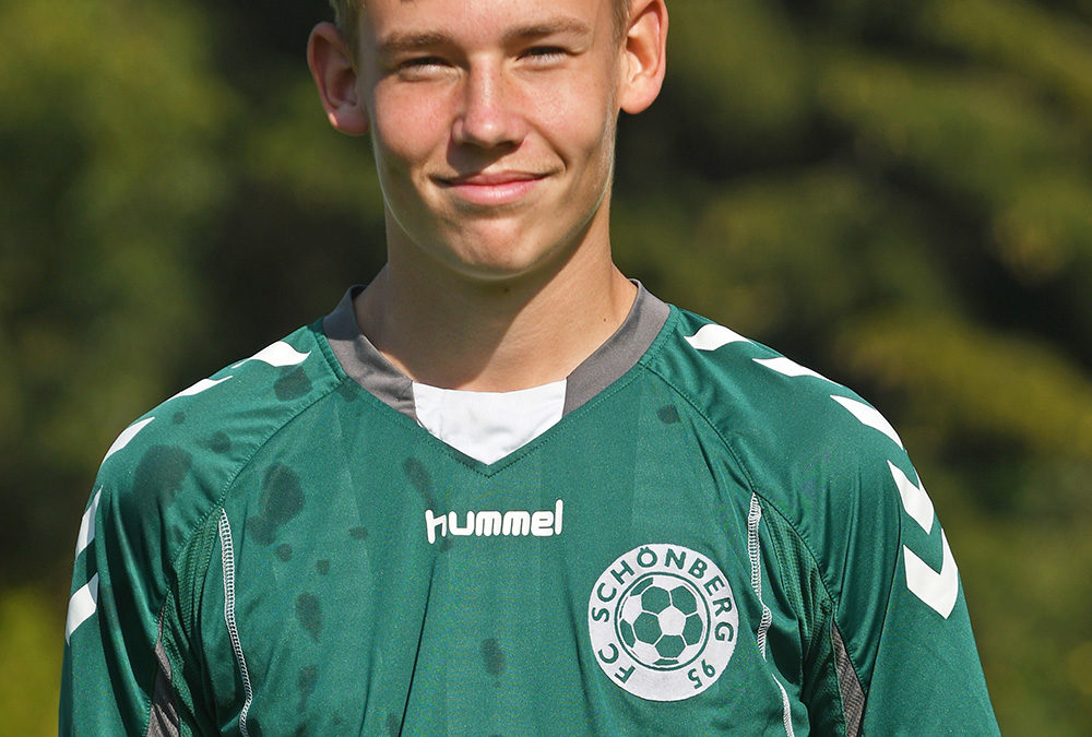 21 Jahn-Sylas Schmidt