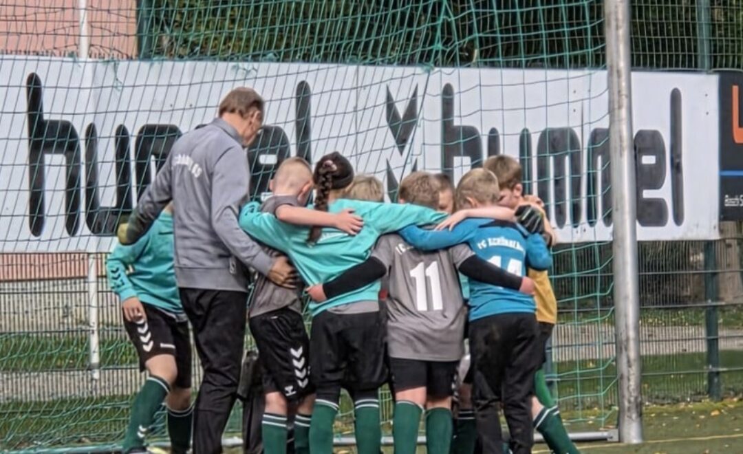 E2 zieht ins Achtelfinale ein